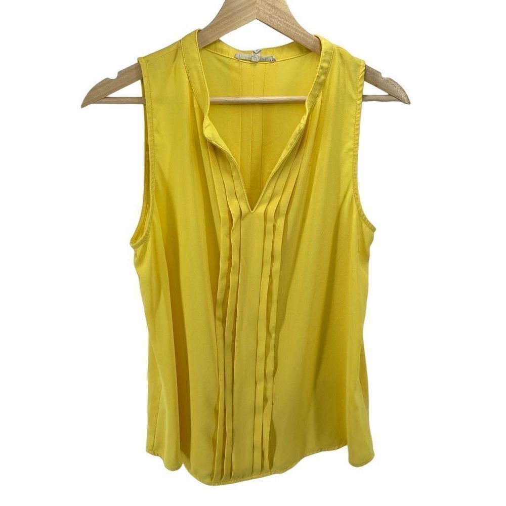 41 Hawthorn Womens Blouse Top Sleeveless Pleated V Neck Yellow Size Medium